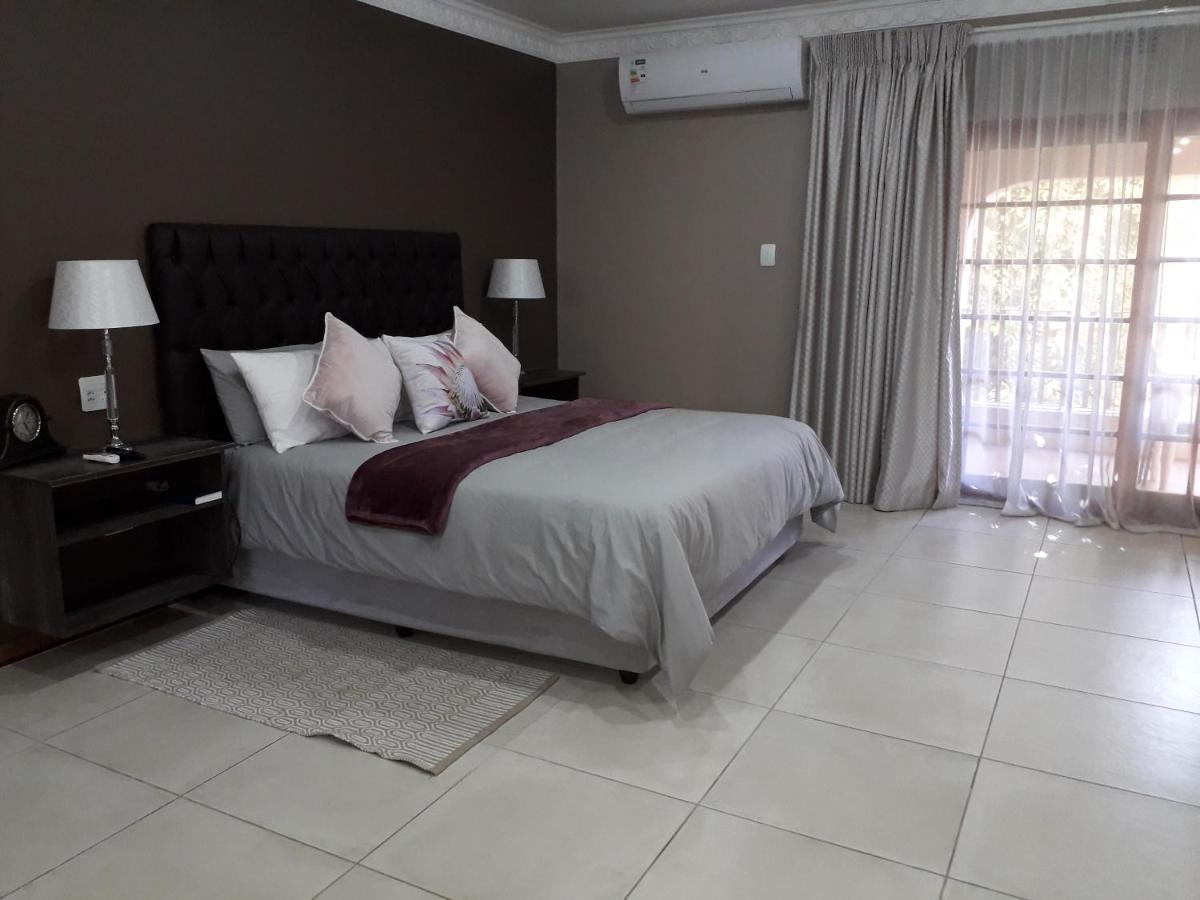 Tuscany Vryburg 외부 사진