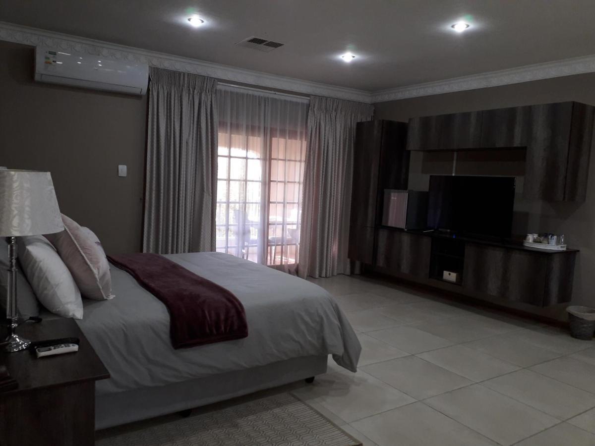Tuscany Vryburg 외부 사진