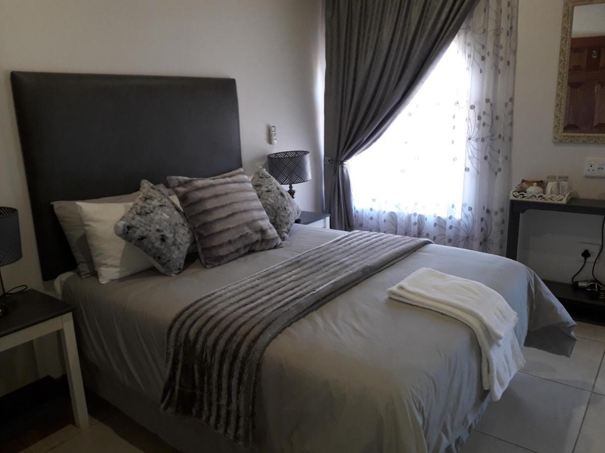 Tuscany Vryburg 외부 사진