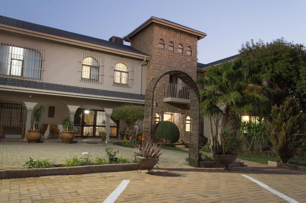 Tuscany Vryburg 외부 사진