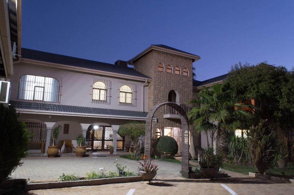 Tuscany Vryburg 외부 사진